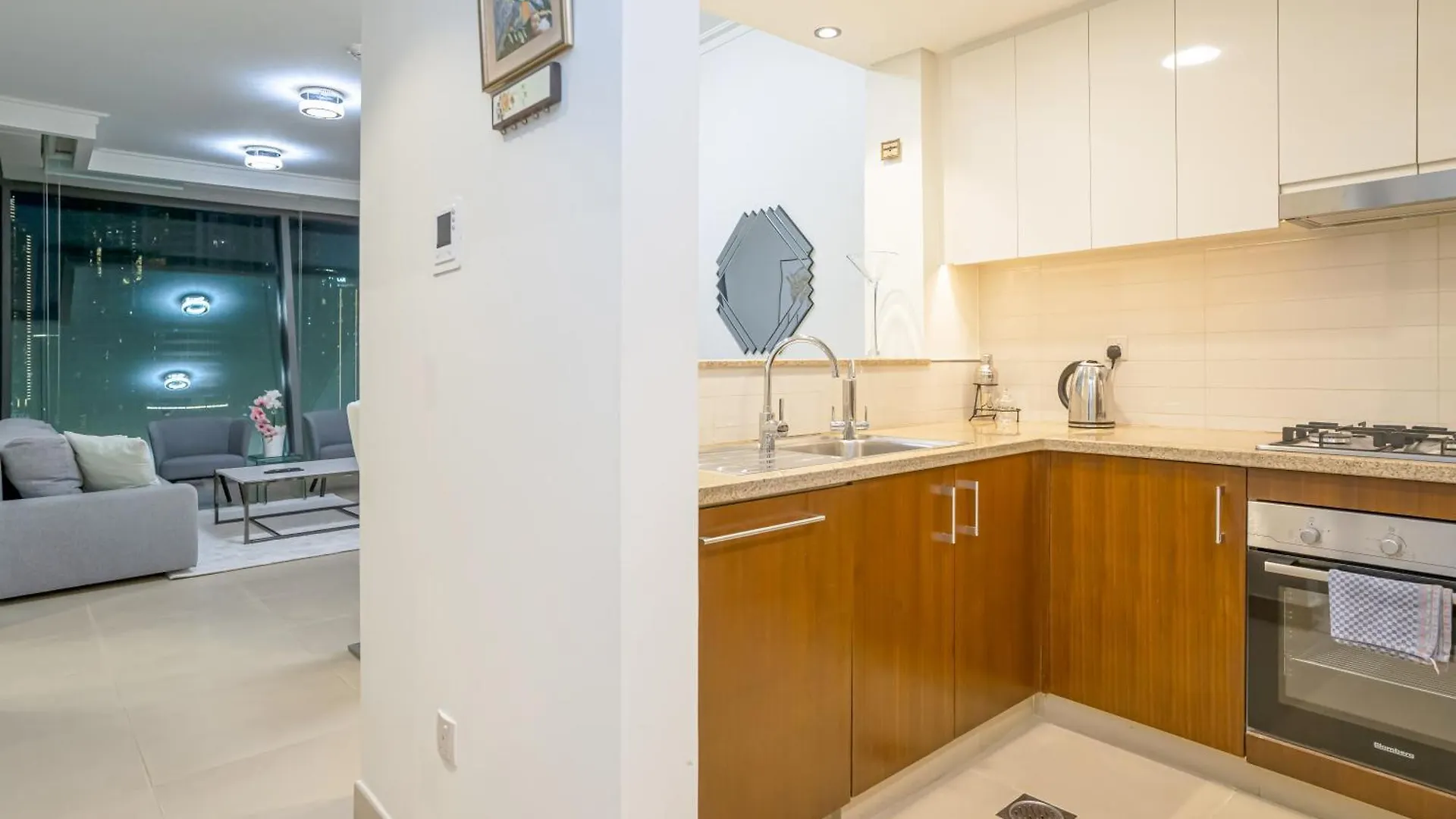 Vacay Lettings - Stunning Burj Khalifa Fountain View Near Dubai Mall 0*,  Förenade Arabemiraten