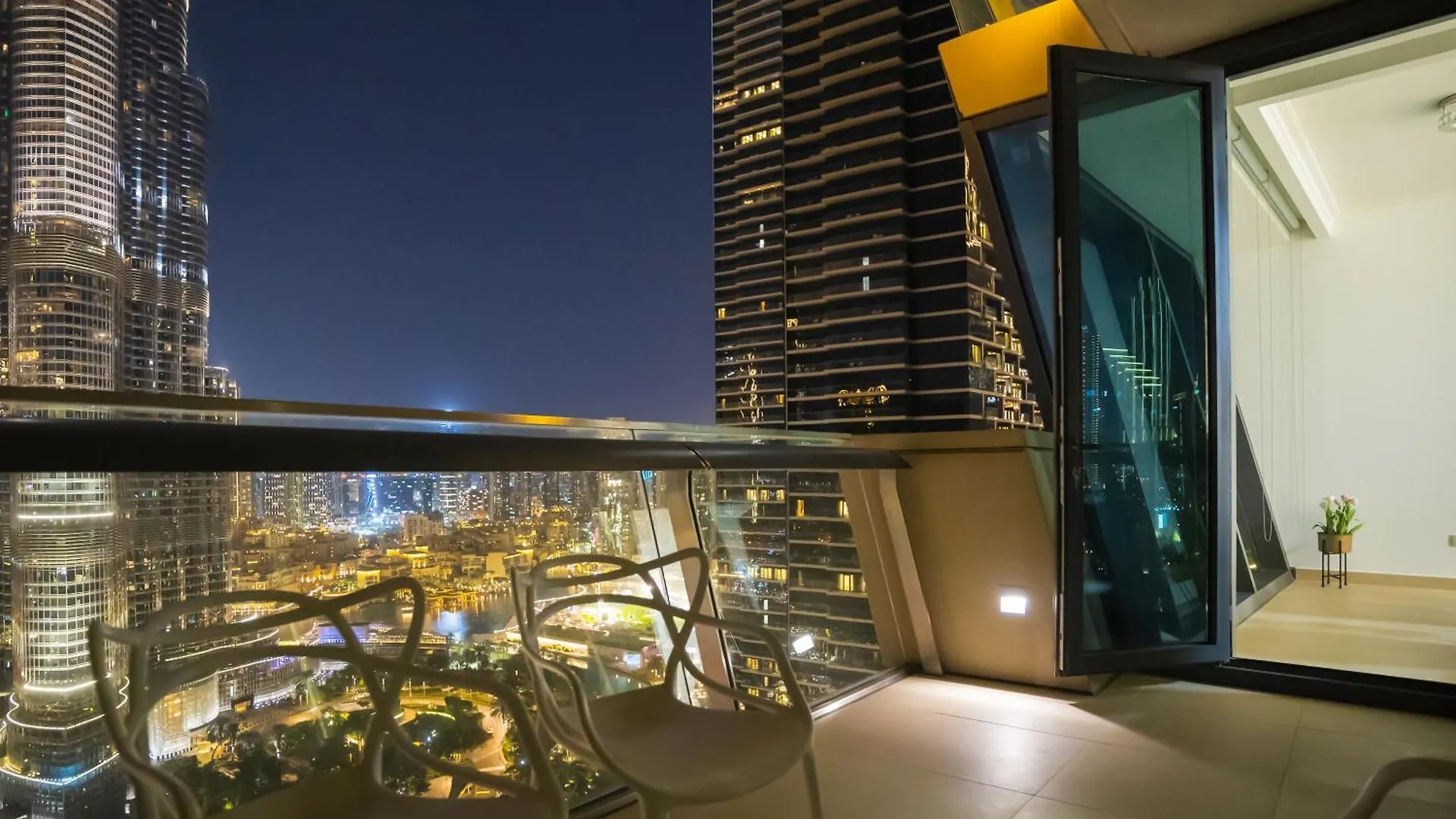 Lägenhet Vacay Lettings - Stunning Burj Khalifa Fountain View Near Dubai Mall