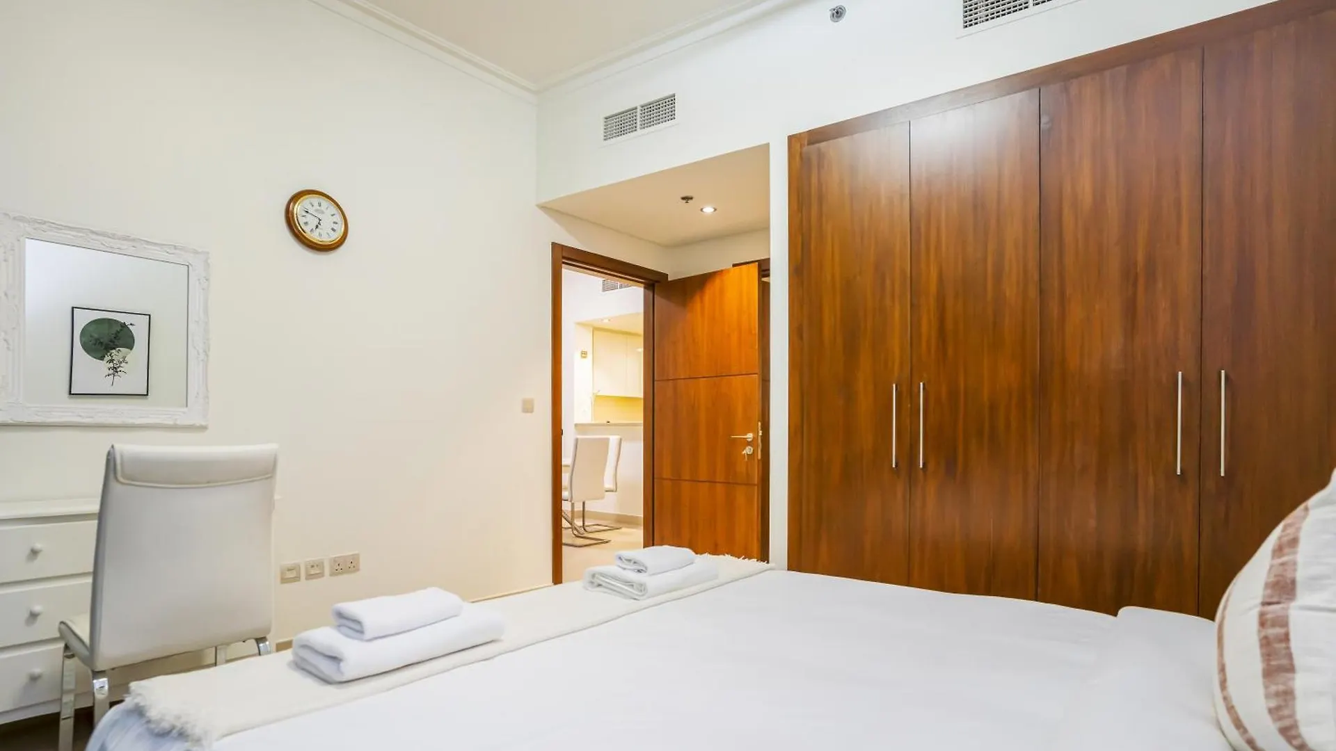 Vacay Lettings - Stunning Burj Khalifa Fountain View Near Dubai Mall