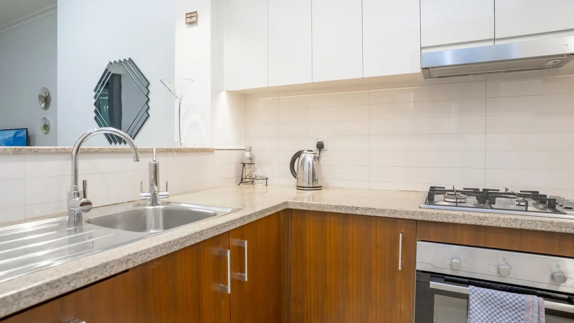 Vacay Lettings - Stunning Burj Khalifa Fountain View Near Dubai Mall Apartment