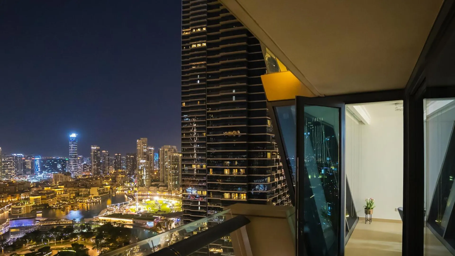 Apartment Vacay Lettings - Stunning Burj Khalifa Fountain View Near Dubai Mall United Arab Emirates